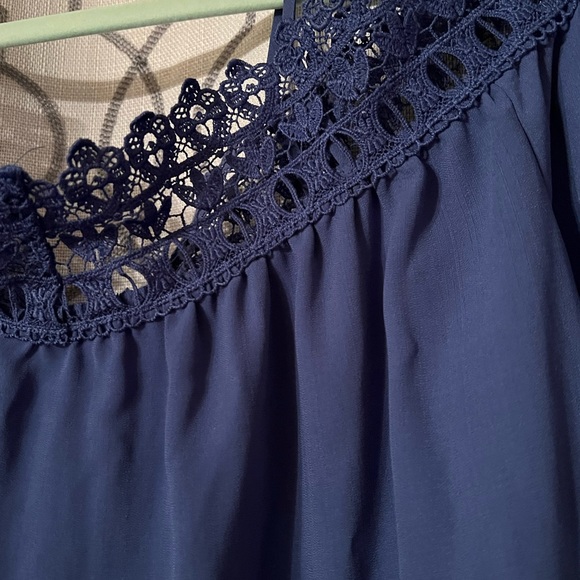 EUC White House Black Market Lace off the shoulder top size large - Picture 2 of 4